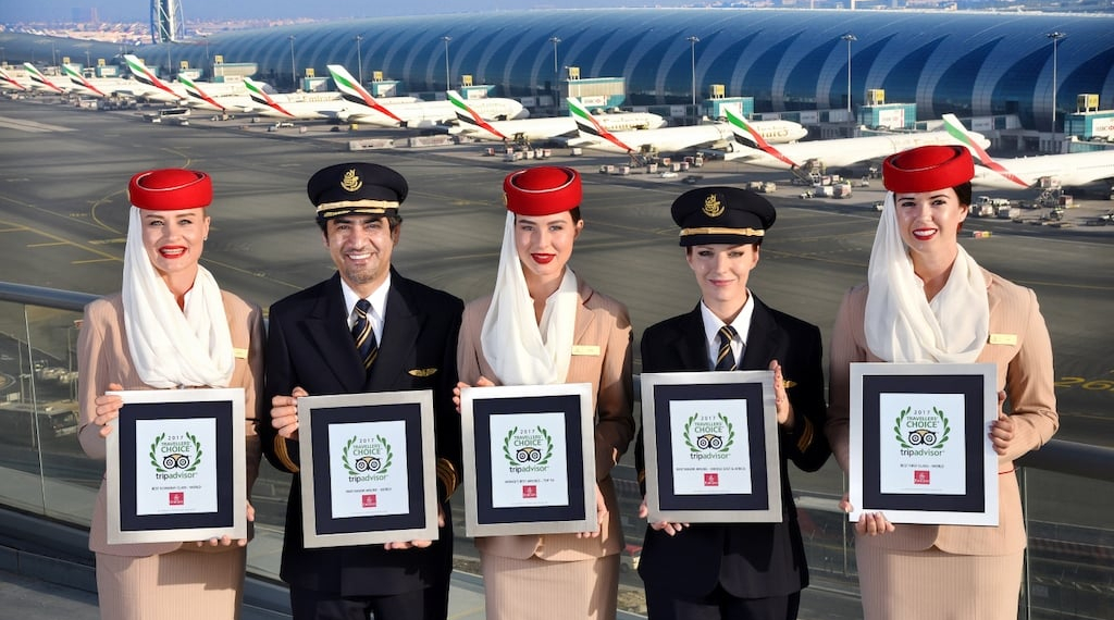 يعلن طيران الامارات عن فتح باب التعيين لجميع المؤهلات العليا للجنسين لوظيفه مضفين طيران