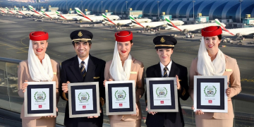 يعلن طيران الامارات عن فتح باب التعيين لجميع المؤهلات العليا للجنسين لوظيفه مضفين طيران