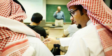 مطلوب اطباء وطبيبات للعمل بالسعوديه رواتب مجزيه جدا